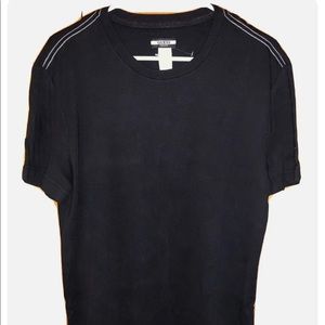 Mens Guess Black Short Sleeve T-Shirt. Size: XXL. Never Worn.